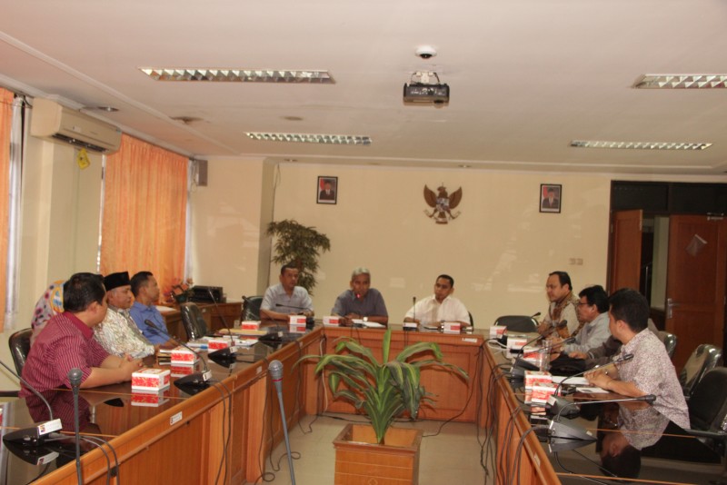 KOMISIONER  KPU KOTA BOGOR    MENGHADIRI  KUNJUNGAN  KOMISI   A  DPRK   KOTA BANDA ACEH