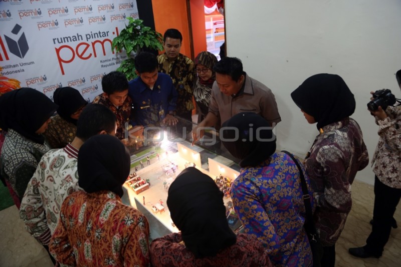 Mahasiswa UPI Kunjungi Rumah Pintar Pemilu KPU