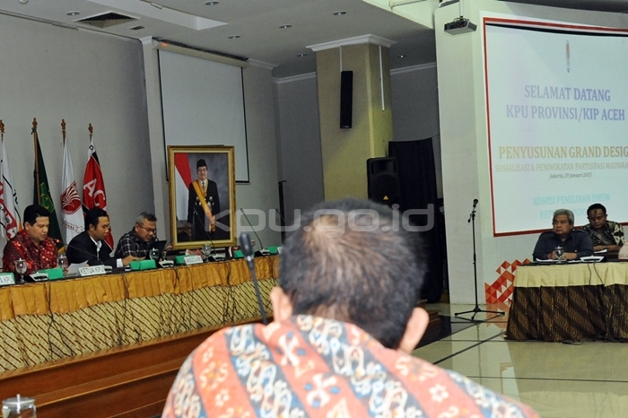 9 Kelompok Masyarakat Sasaran KPU Dalam Kegiatan Sosialisasi Pemilu