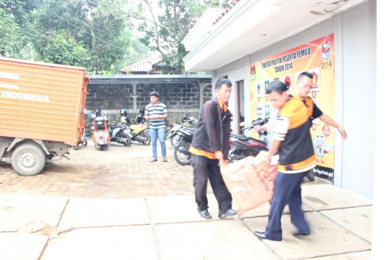 98% KEBUTUHAN LOGISTIK PEMILU LEGISLATIF 2014 TELAH DITERIMA KPU KOTA BOGOR