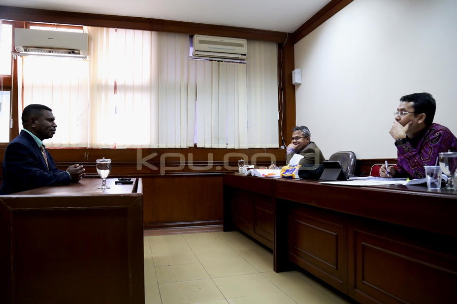 Fit and Proper TEST 10 Calon Anggota KPU Provinsi Papua Barat