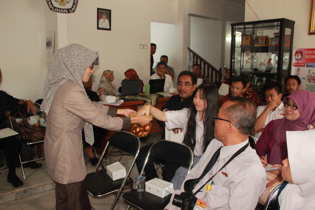 Upacara Pengibaran Bendera HUT Kemerdekaan RI yang ke 68