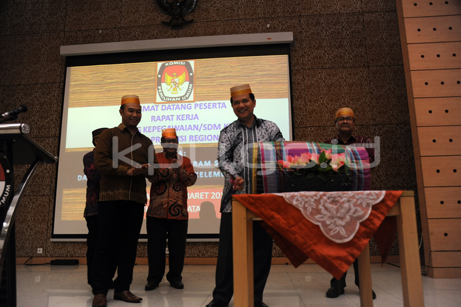 Personil KPU dituntut bekerja secara Profesional, Independen dan Berintegritas
