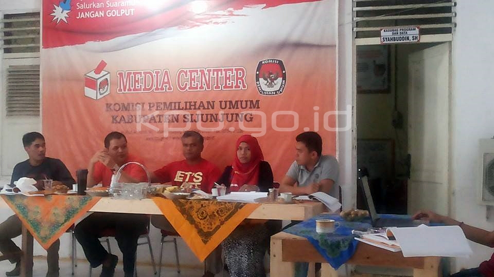 Seleksi Panitia Adhoc Pilkada Sijunjung, Lima Kandidat Telah Mendaftar