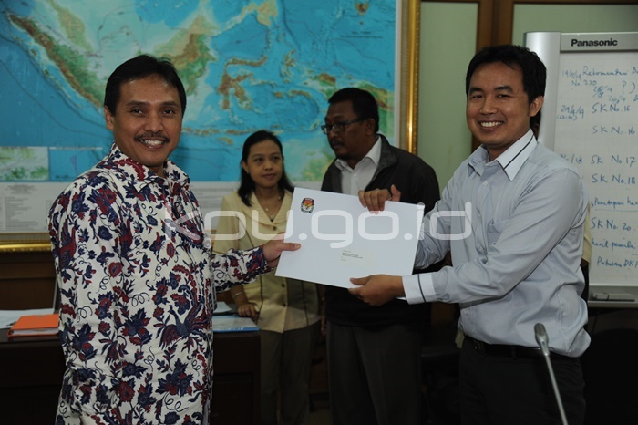 CPNS KPU 2014 menerima SK Pengangkatan