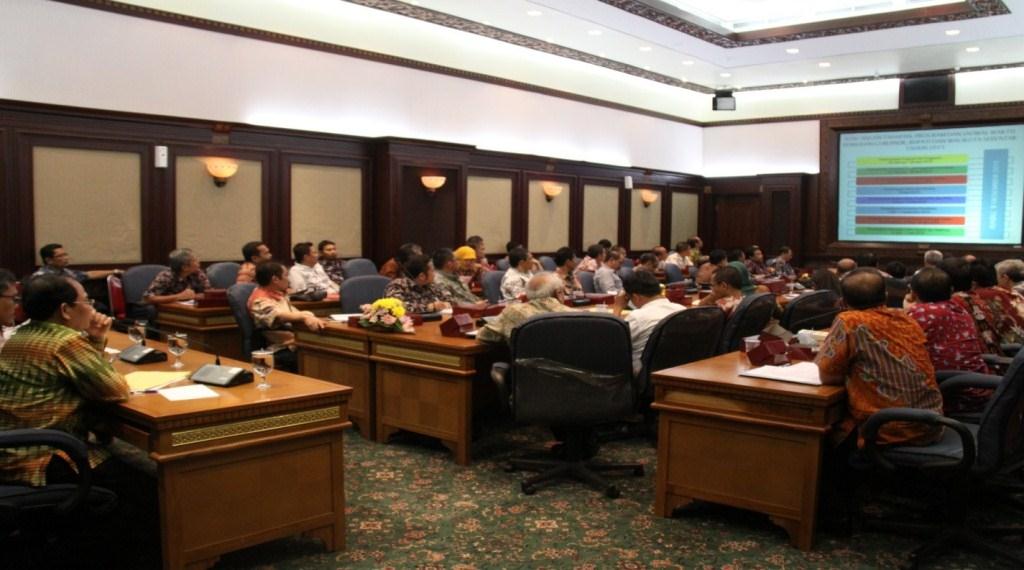RAPAT KOORDINASI PERSIAPAN PELAKSANAAN PEMILIHAN BUPATI DAN WALIKOTA SERENTAK DI JAWA BARAT TAHUN 2015