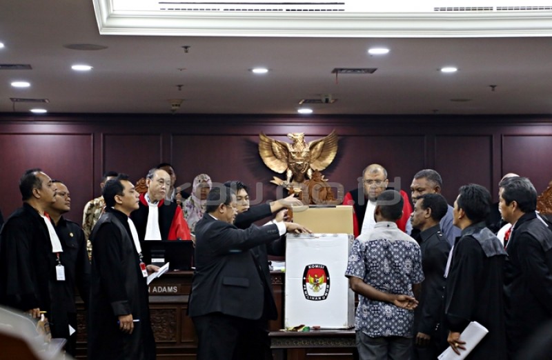 KPU Buka Kotak Suara di Sidang MK