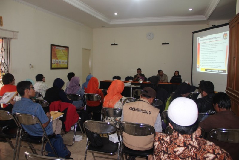 PENGUKUHAN DAN PEMBEKALAN PARA RELASI