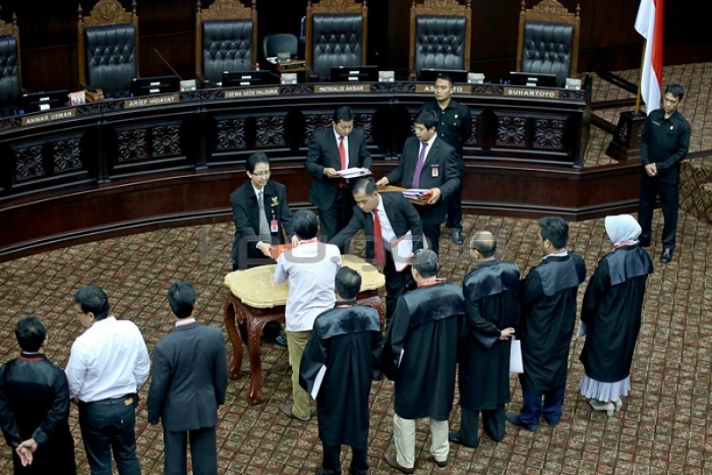 MK Tolak Dua Permohonan PHP Kada