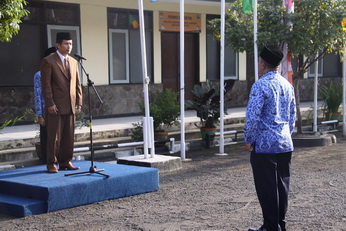 UPACARA MEMPERINGATI HARI IBU